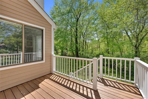127 Stone Bridge Square Chappaqua NY 10514