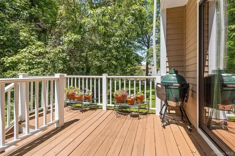 127 Stone Bridge Square Chappaqua NY 10514