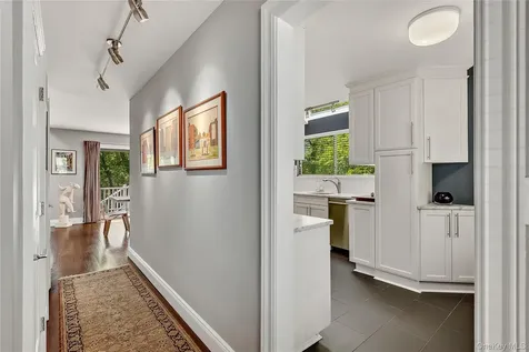 127 Stone Bridge Square Chappaqua NY 10514