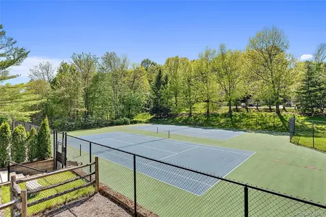 127 Stone Bridge Square Chappaqua NY 10514