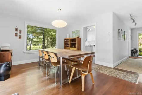 127 Stone Bridge Square Chappaqua NY 10514