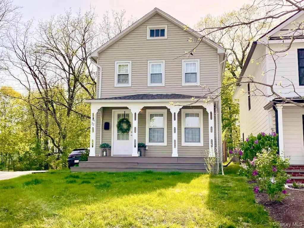 32 Oak Street Rhinebeck NY 12572