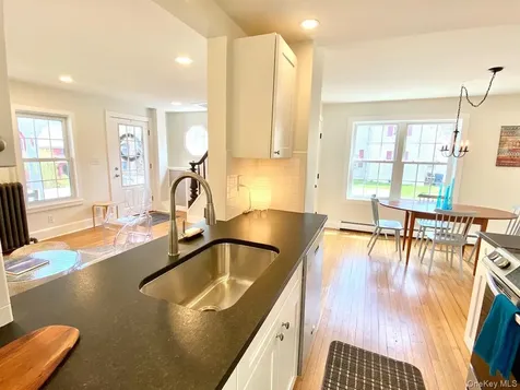 32 Oak Street Rhinebeck NY 12572