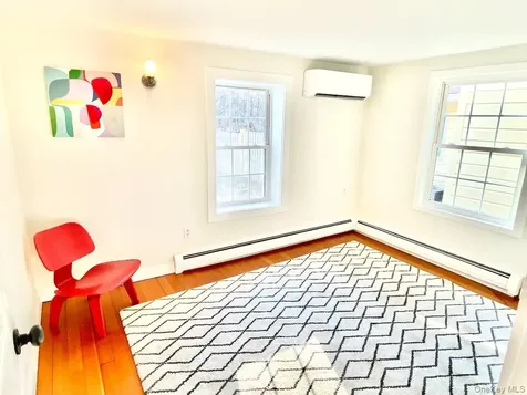32 Oak Street Rhinebeck NY 12572
