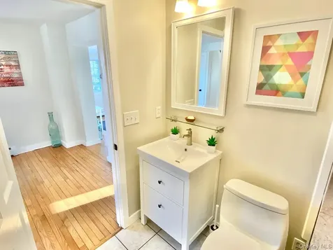32 Oak Street Rhinebeck NY 12572