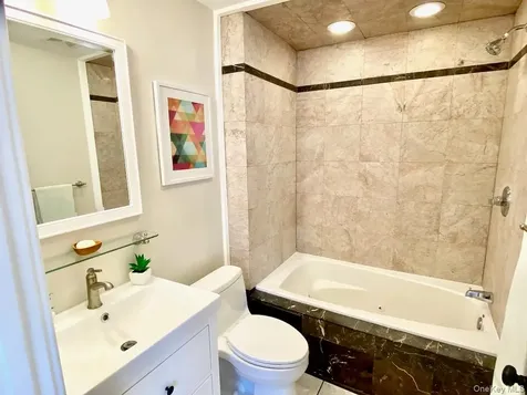 32 Oak Street Rhinebeck NY 12572