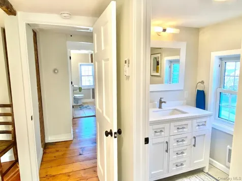 32 Oak Street Rhinebeck NY 12572