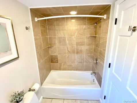 32 Oak Street Rhinebeck NY 12572