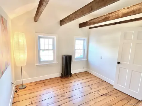 32 Oak Street Rhinebeck NY 12572