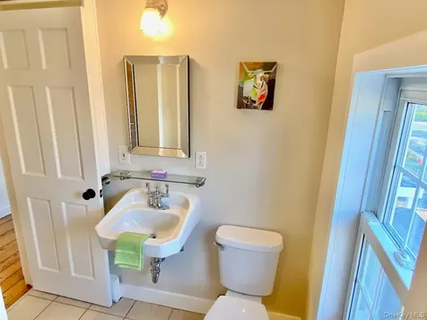 32 Oak Street Rhinebeck NY 12572