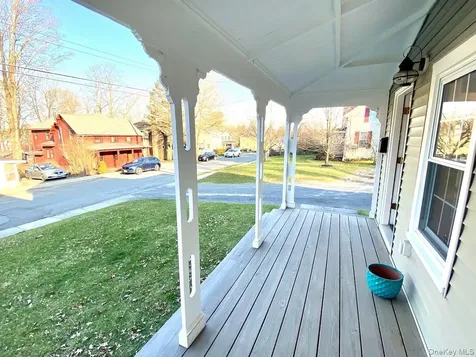 32 Oak Street Rhinebeck NY 12572