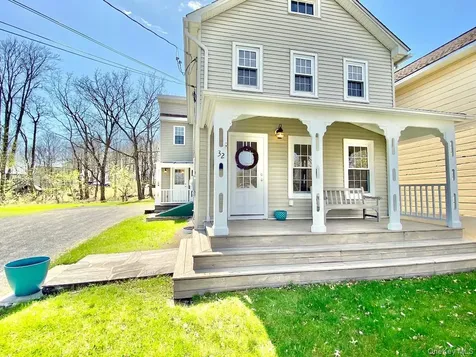 32 Oak Street Rhinebeck NY 12572