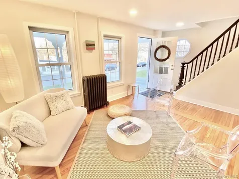 32 Oak Street Rhinebeck NY 12572