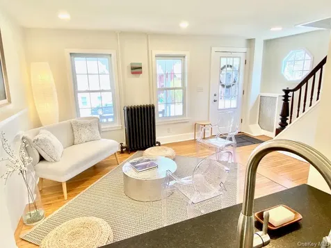 32 Oak Street Rhinebeck NY 12572