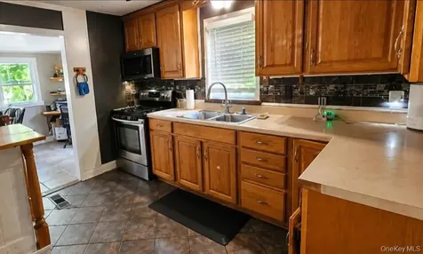 64 Crestwood Boulevard Poughkeepsie NY 12603