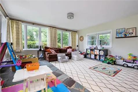 4 Iroquois Trail Harrison NY 10528