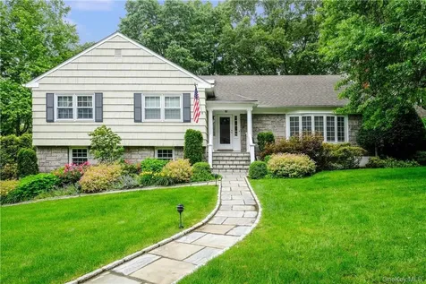 4 Iroquois Trail Harrison NY 10528