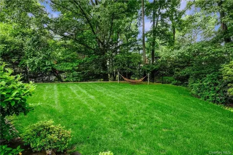 4 Iroquois Trail Harrison NY 10528