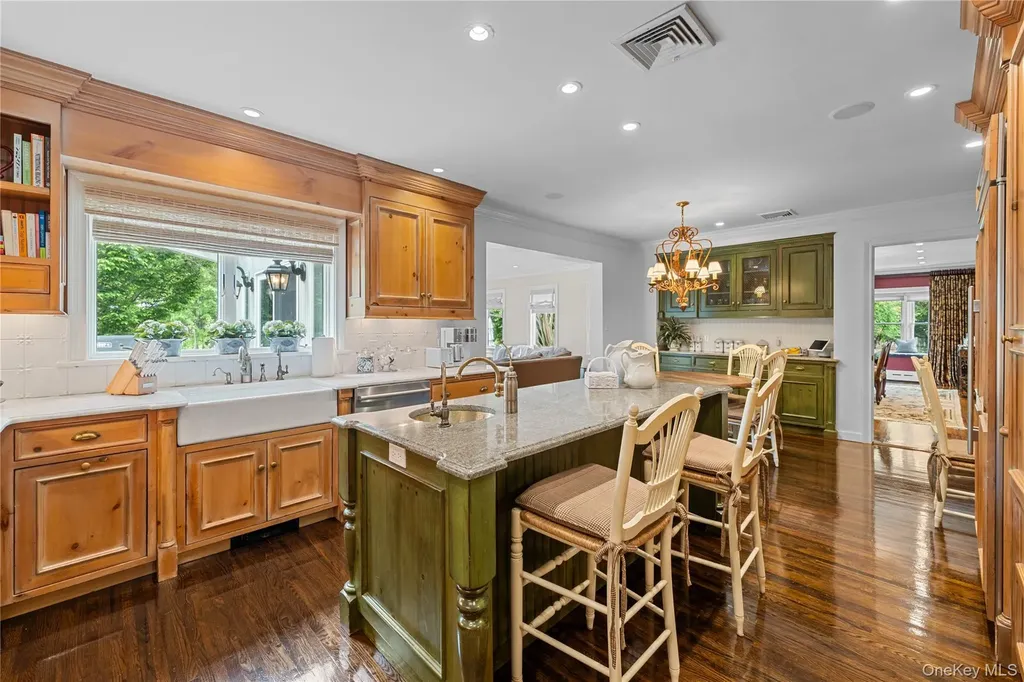 11 Hickory Road Woodsburgh NY 11598