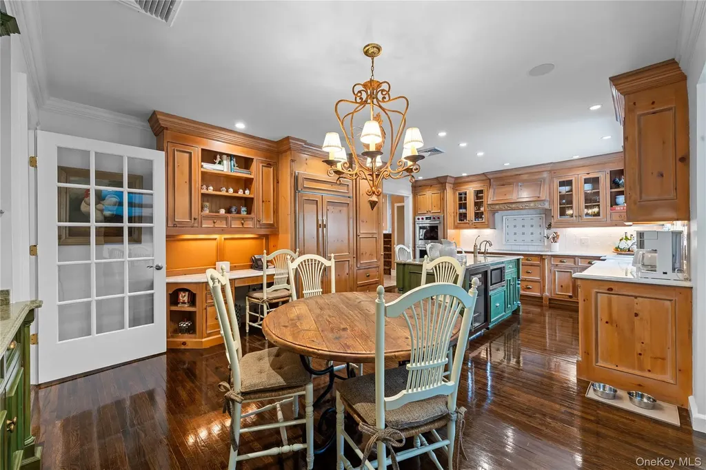 11 Hickory Road Woodsburgh NY 11598