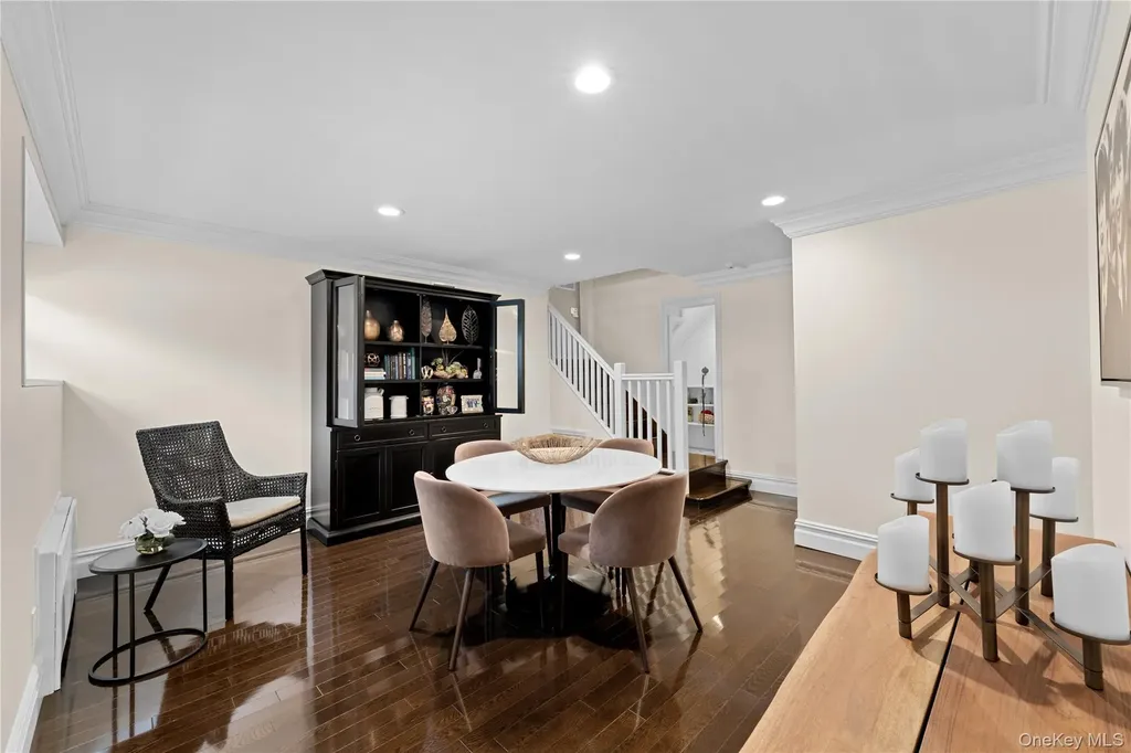 11 Hickory Road Woodsburgh NY 11598