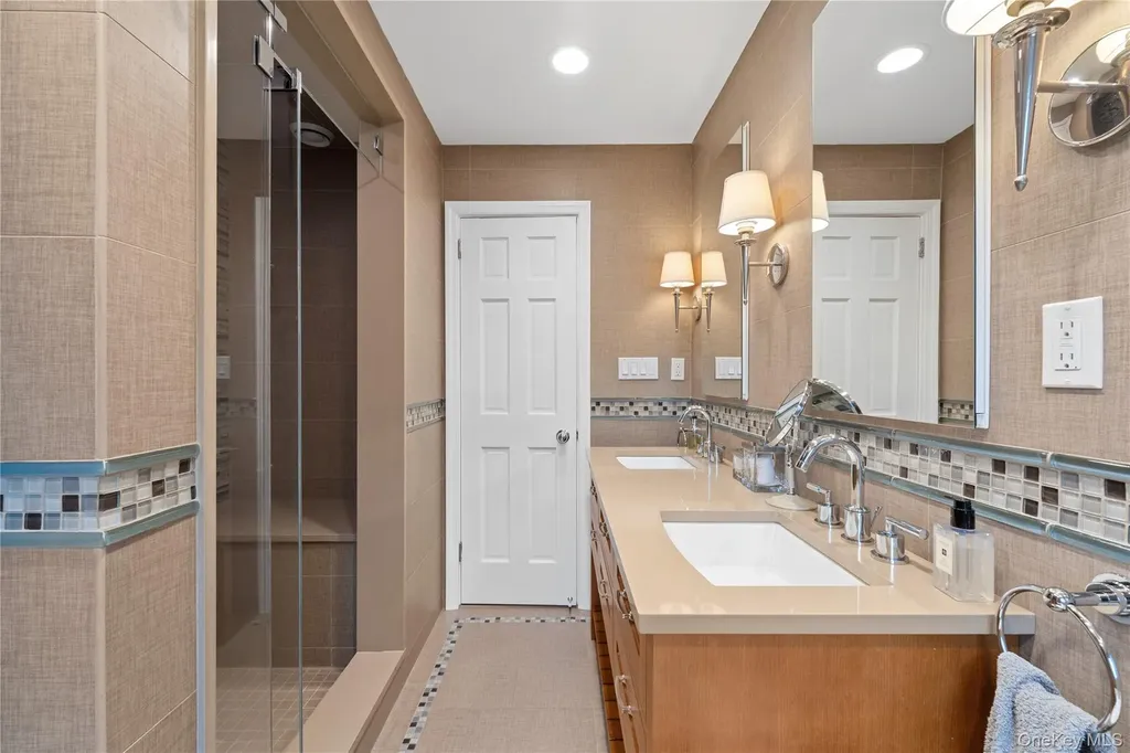 11 Hickory Road Woodsburgh NY 11598