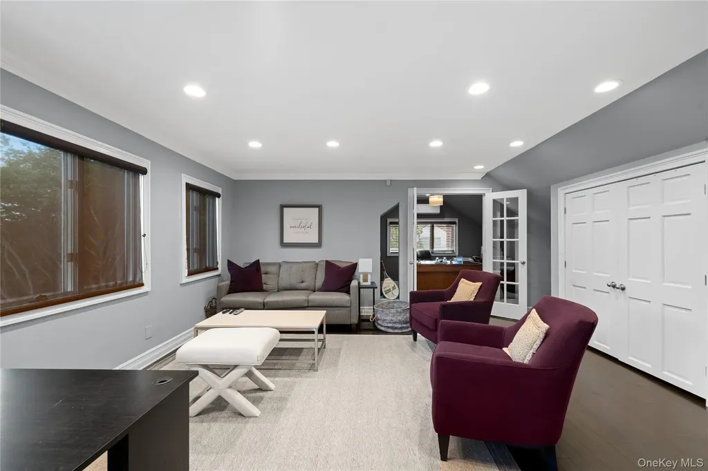 11 Hickory Road Woodsburgh NY 11598