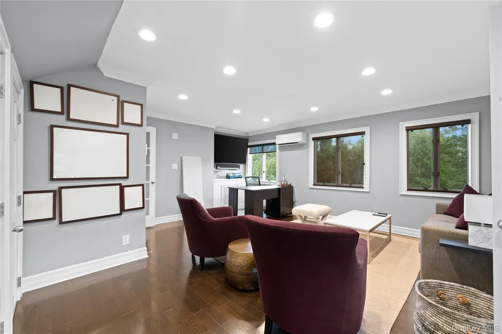 11 Hickory Road Woodsburgh NY 11598