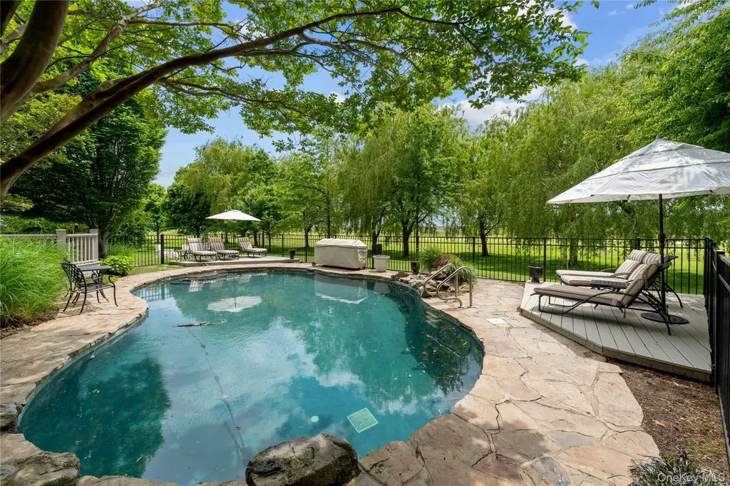 11 Hickory Road Woodsburgh NY 11598