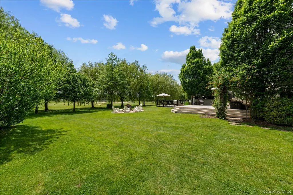 11 Hickory Road Woodsburgh NY 11598