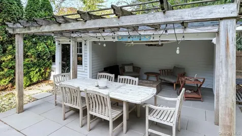 188 S Country Road Remsenburg NY 11960