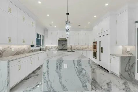 12 Saddle Ridge Road Old Westbury NY 11568