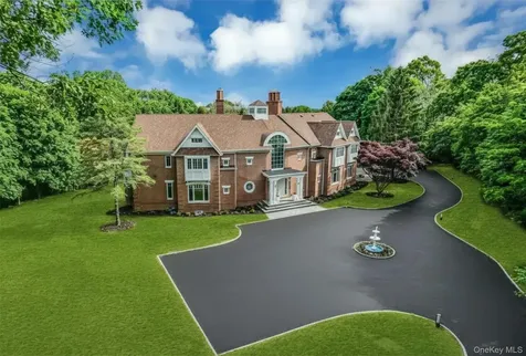 12 Saddle Ridge Road Old Westbury NY 11568
