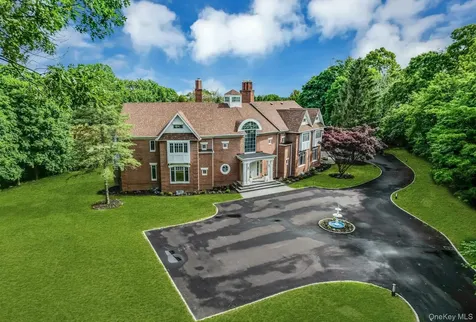 12 Saddle Ridge Road Old Westbury NY 11568