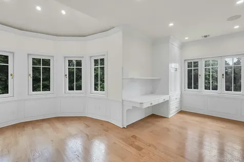12 Saddle Ridge Road Old Westbury NY 11568