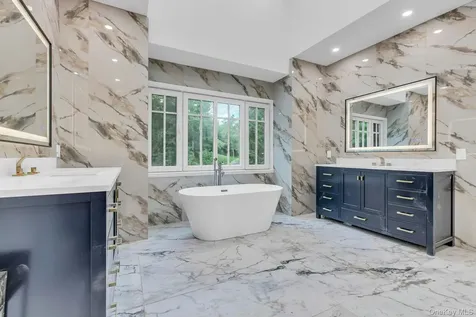12 Saddle Ridge Road Old Westbury NY 11568