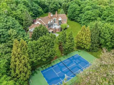 12 Saddle Ridge Road Old Westbury NY 11568