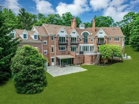 12 Saddle Ridge Road Old Westbury NY 11568