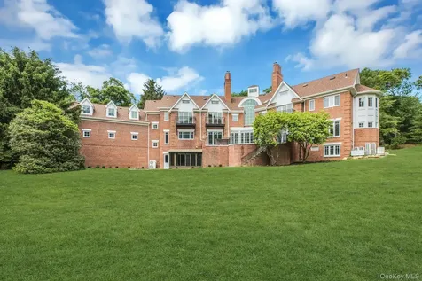 12 Saddle Ridge Road Old Westbury NY 11568