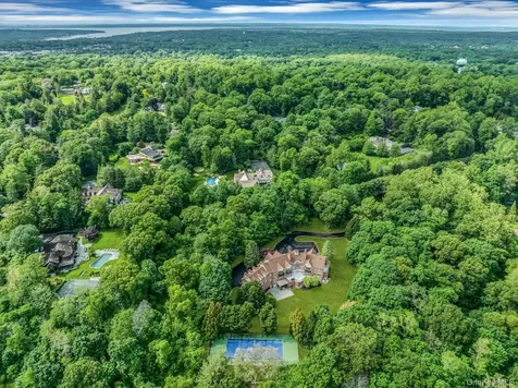 12 Saddle Ridge Road Old Westbury NY 11568