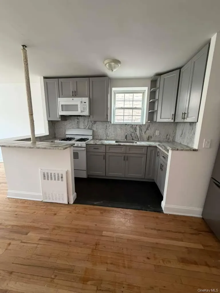 4048 Harper Avenue Bronx NY 10466