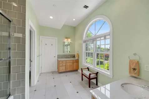4 Griffen Drive Larchmont NY 10538