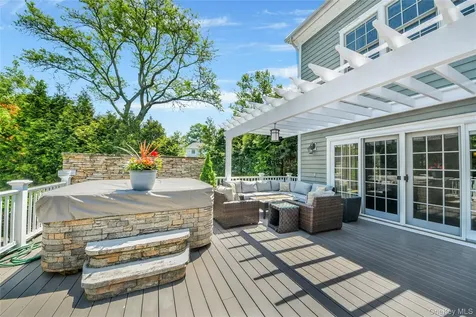 4 Griffen Drive Larchmont NY 10538