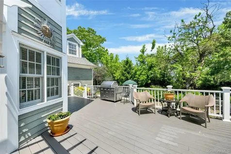 4 Griffen Drive Larchmont NY 10538