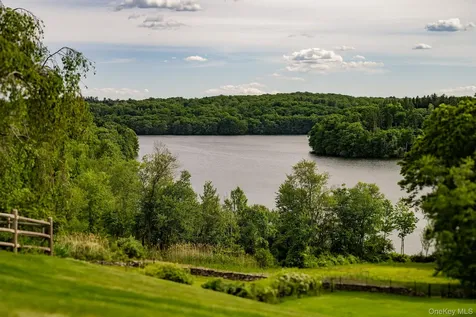 5 Old Cross River Road Katonah NY 10536