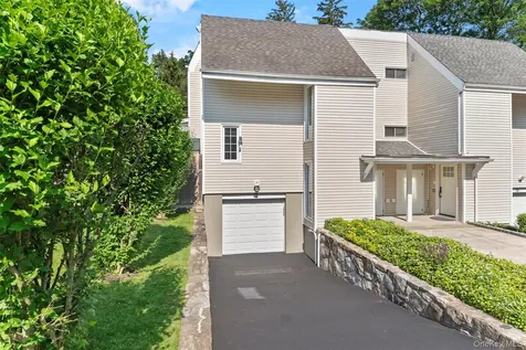 12 Downing Court Irvington NY 10533