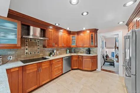 12 Downing Court Irvington NY 10533