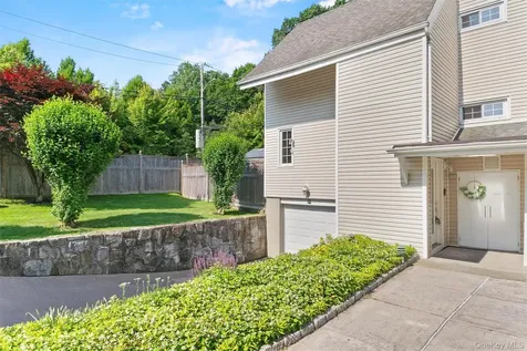 12 Downing Court Irvington NY 10533
