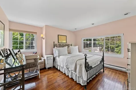 12 Downing Court Irvington NY 10533