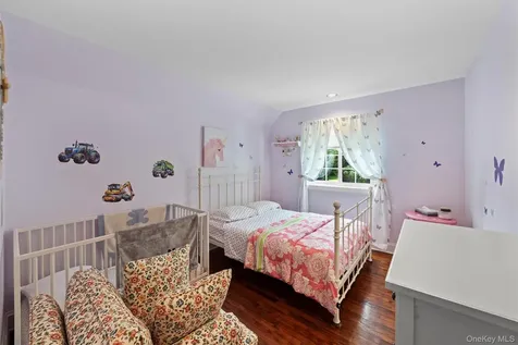12 Downing Court Irvington NY 10533